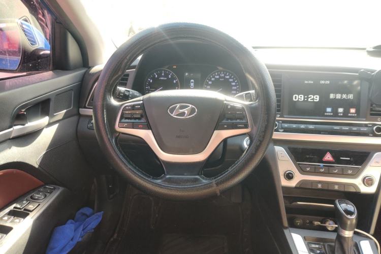 Used Hyundai Elantra (6th Generation / Lingdong) 2016 1.6L Automatic ZhiXuan · Luxury Version Steering Wheel