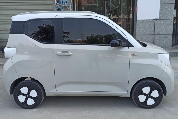 Used Wuling Hongguang MINIEV 2024 3rd Generation 215km Advanced Version Exterior 7