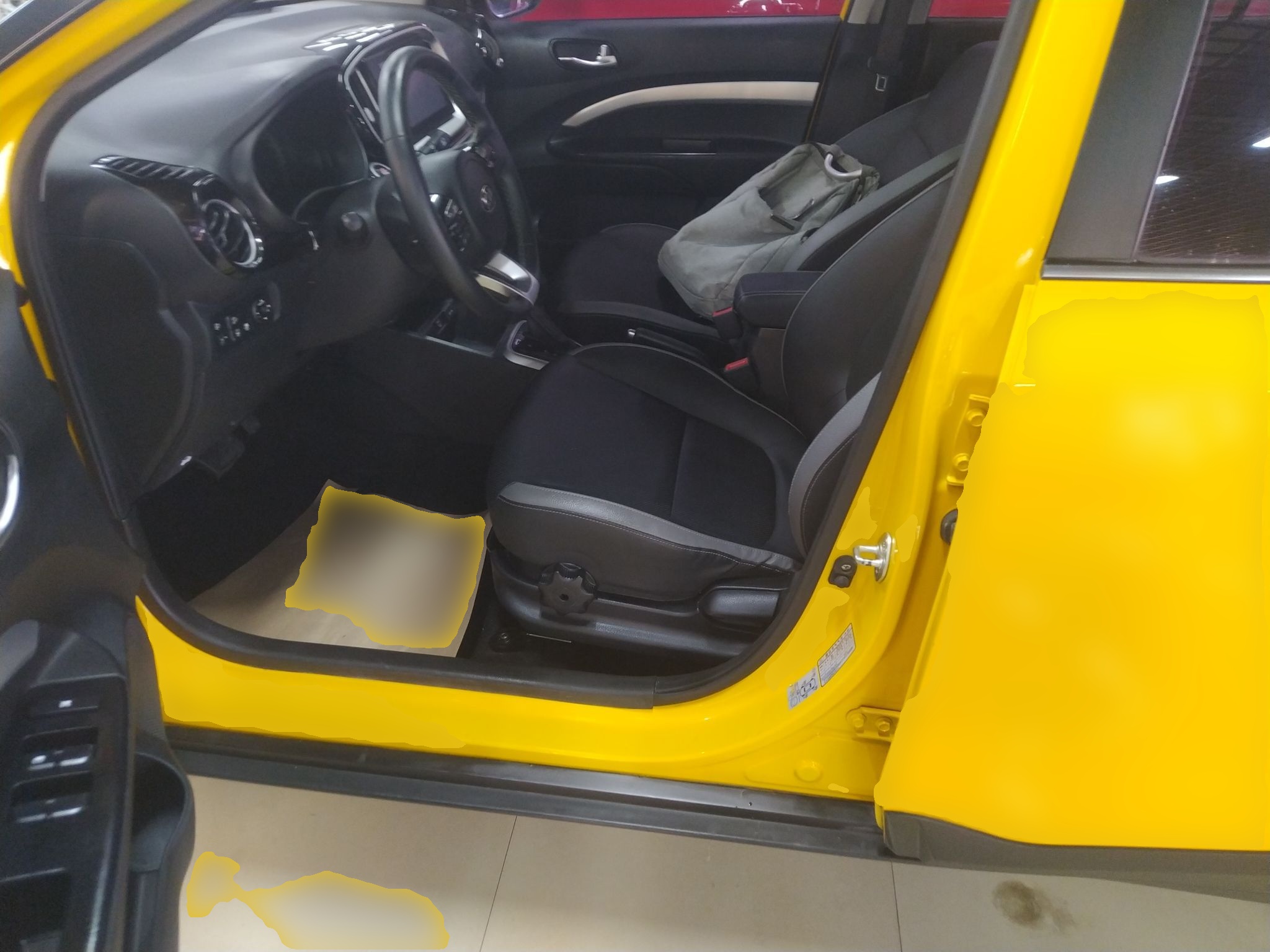 المقاعد الأمامية داخل السيارة