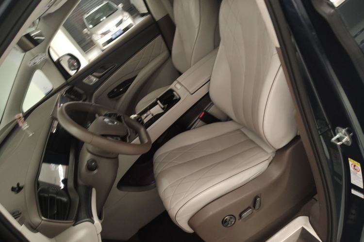 Used Denza D9 2022 DM-i 970 Four-Wheel Drive Flagship Model
