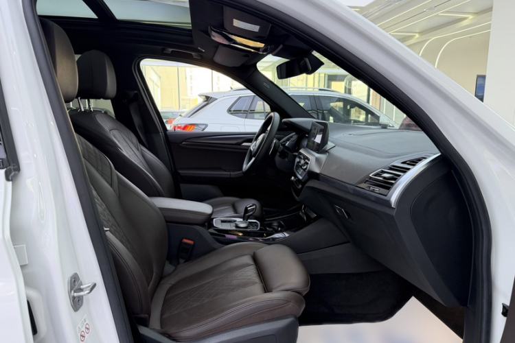 Used BMW X3 2022 xDrive30i Luxury Edition M Night Sky Package Interior 4
