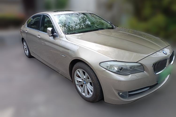 Used BMW 5 Series 2013 520Li Elegant Edition Front Right 45 Deg