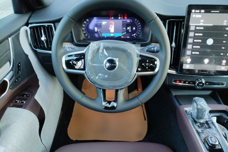 Used Volvo S90 2026 B5 Zhiyi Luxury Edition