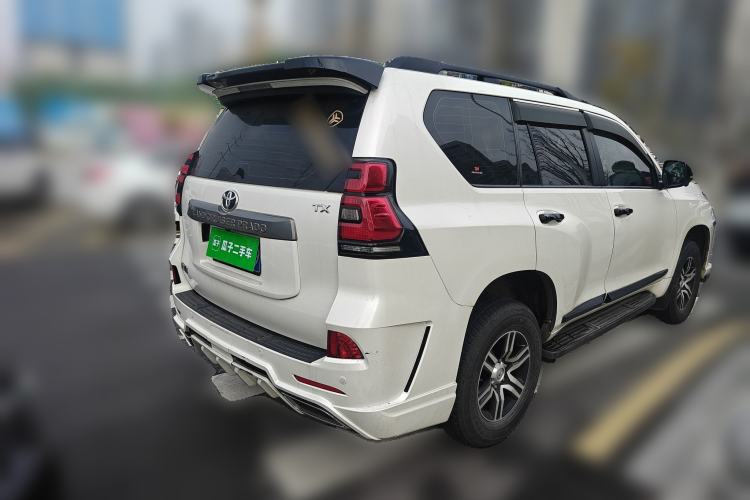 Used Toyota Prado 2017 2.7L Automatic 2700 Gasoline 4x4 7-Seater – Middle East Version