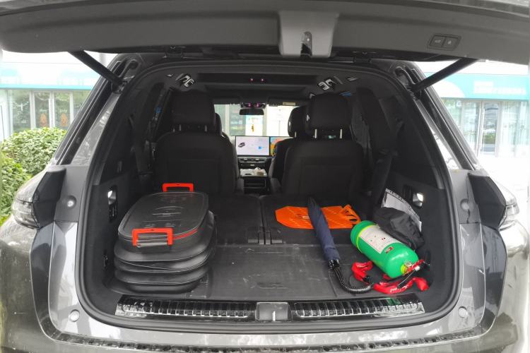 Used Li Auto L8 2023 Pro Model Trunk