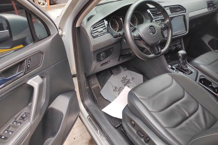 Used Volkswagen Tiguan L 2021 330TSI Automatic Two-Wheel Drive Smart Edition
