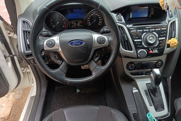 Used Ford Focus 2012 Hatchback 2.0L Automatic Luxury Sport Model
