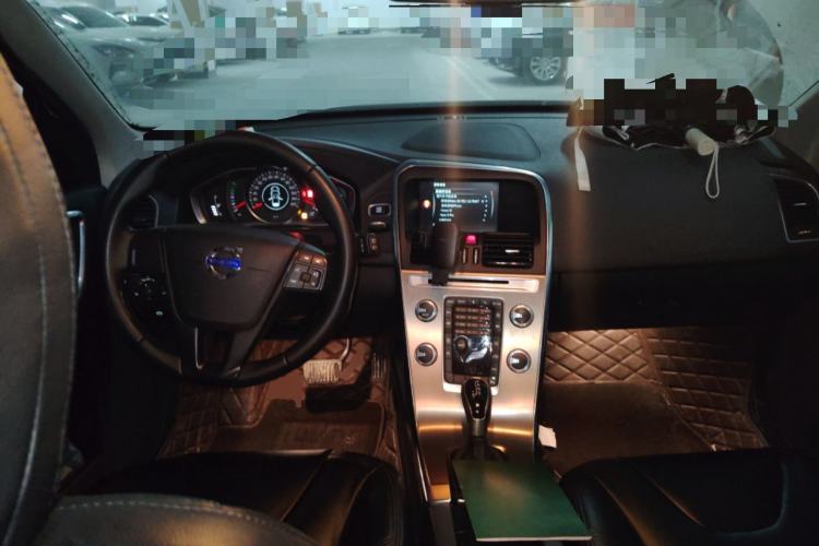 Used Volvo XC60 2016 T5 Smart Drive Edition Center Console