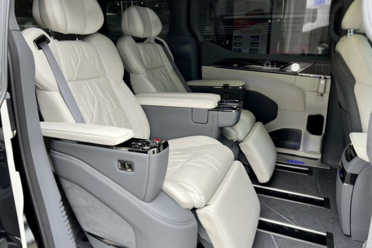 Used Zeekr 009 2024 Six-Seat Executive Version 4WD 108 kWh
