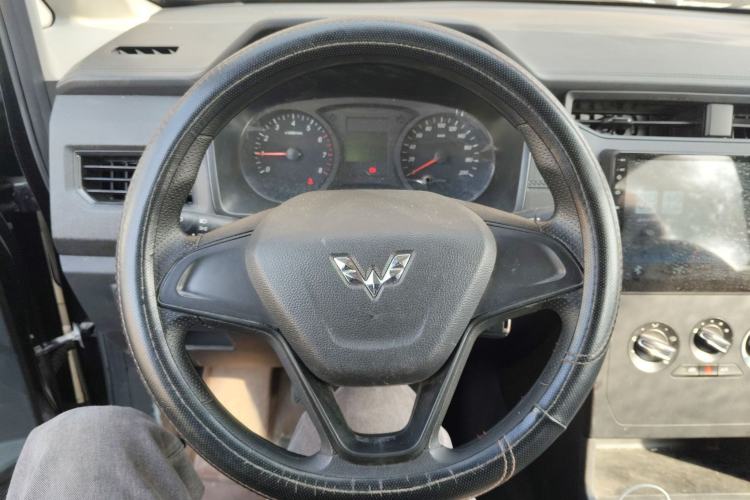Used Wuling Hongguang PLUS 2020 1.5L Manual Standard Edition 5 Seats