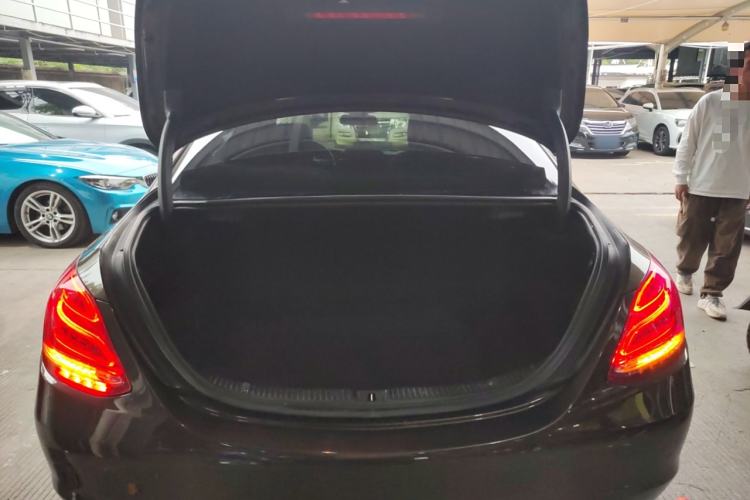 Used Mercedes-Benz C-Class 2015 C 200 L
