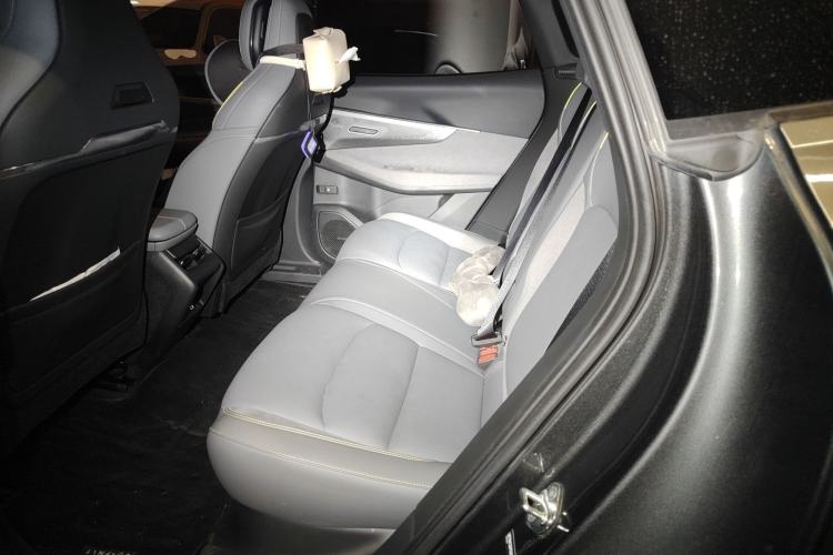 Used Lynk & Co 08 EM-P 2023 120km Long-Range Pro
