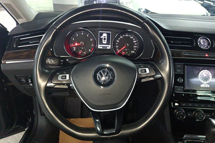 Used Volkswagen Magotan 2018 Facelift 330TSI DSG Luxury Model
