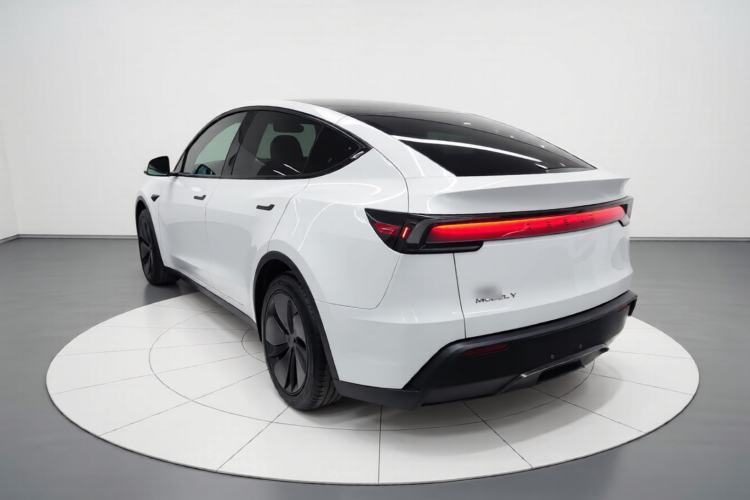 Used Tesla Model Y 2025 Rear-Wheel-Drive Version