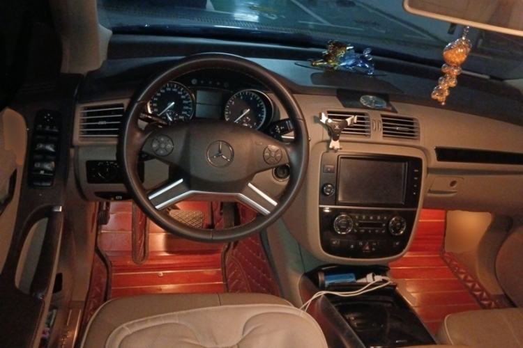 Used Mercedes-Benz R-Class 2017 R 320 4MATIC Business Edition Prestige Model
