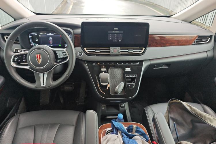 Used Hongqi HQ9 PHEV 2024 2.0T Four-Wheel Drive Luxury Edition Center Console