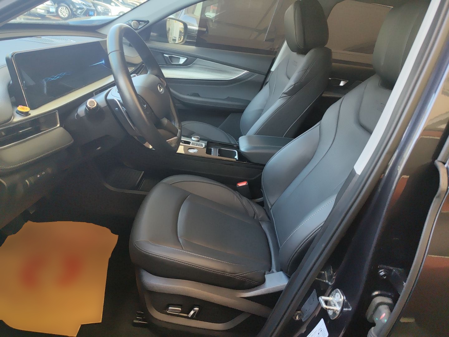 Переднее сиденье в автомобиле