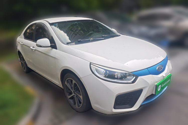 Used JAC Group iEVA50 2018 Luxury Model Front Right 45 Deg