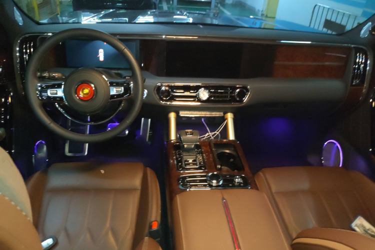 Used Hongqi LS7 2022 4.0T Prestige Flagship Edition 4 Seats Center Console