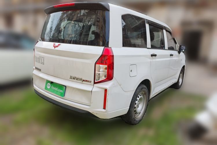 Used Wuling Hongguang PLUS 2019 1.5T Manual Standard Edition 5 Seats
