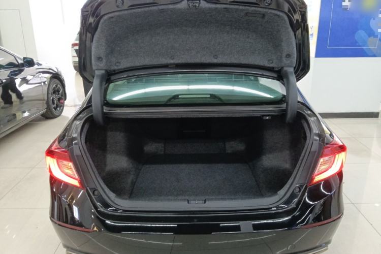 Used Honda Accord 2018 260TURBO Elite Edition China VI Trunk