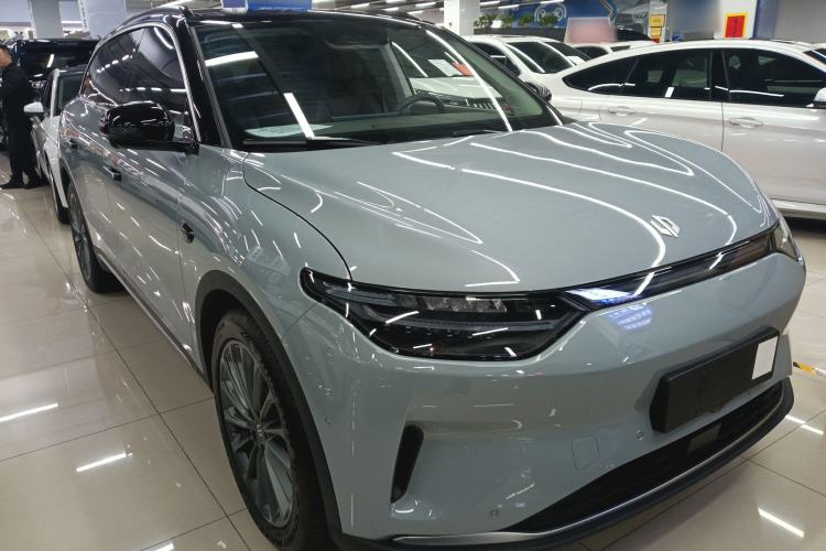 Used Leapmotor C11 2024 All-Electric 580 Luxury Edition Front Right 45 Deg