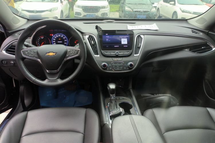 Used Chevrolet Malibu XL 2022 535T Automatic RuiLian Edition Center Console