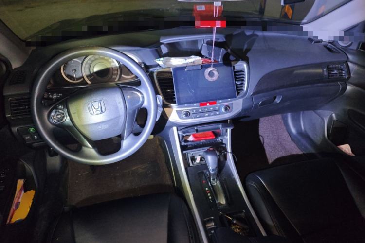 Used Honda Accord 2015 2.0L LX Comfort Edition Center Console