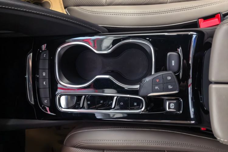 Used Buick Envision 2022 Encore Plus 652T Five-Seat Luxury Model