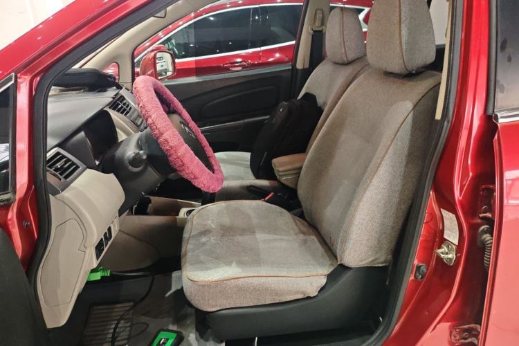 Used Venucia R50 2016 1.6L Manual Elite Edition
