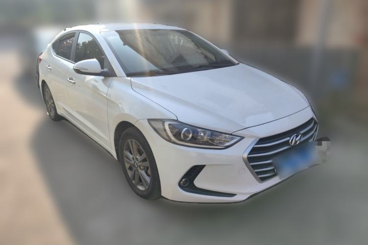 Used Hyundai Elantra (6th Generation / Lingdong) 2016 1.6L Manual ZhiXuan·Youth Edition Front Right 45 Deg