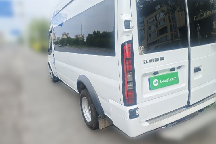 Used JMC Fushun 2025 2.0T 6MT Diesel Extended-Wheelbase High-Roof Commercial Van—2/3 Seats