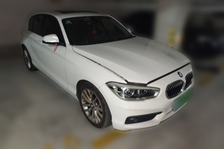 Used BMW 1 Series 2015 120i Leading Model Front Right 45 Deg