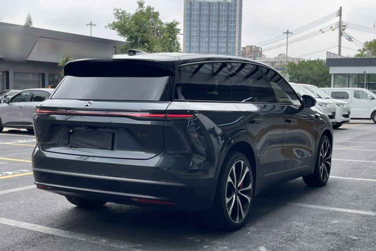 Used Nio ES8 2023 100kWh Signature Edition
