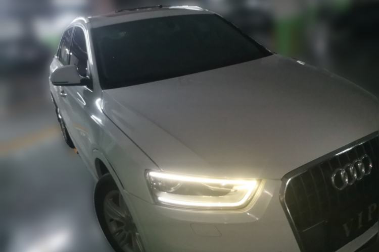 Used Audi Q3 2015 30 TFSI Comfort Model Front Right 45 Deg