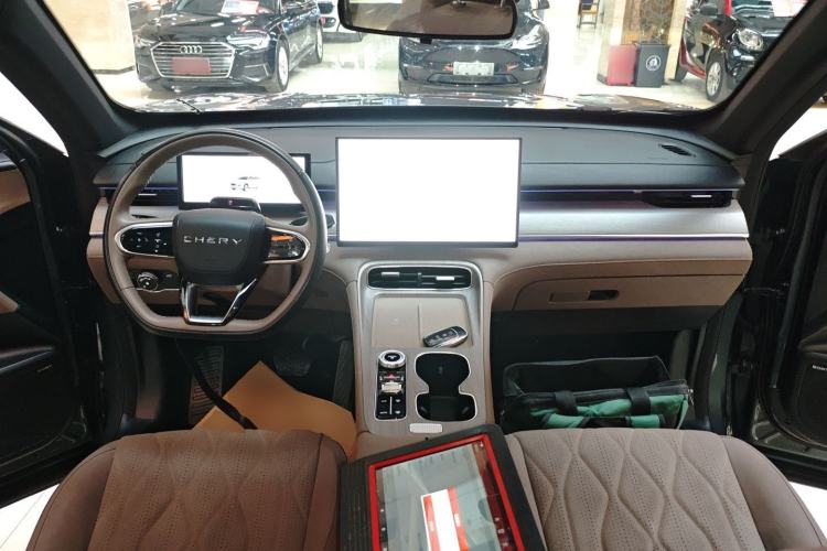 Used Chery Tiggo 8 PLUS 2025 290TGDI DCT Prestige 5-Seater
