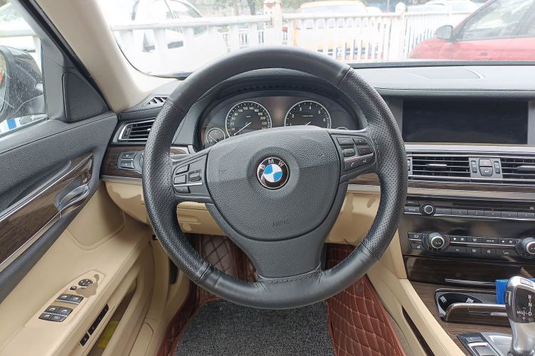 Used BMW 7 Series 2011 730Li Elegant Model Steering Wheel