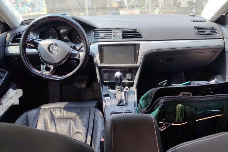 Used Volkswagen Lamando 2017 230TSI DSG Fashion Edition Center Console