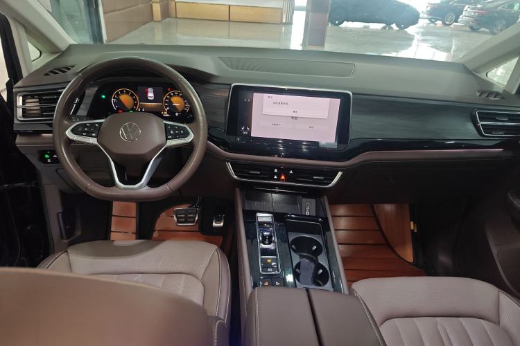 Used Volkswagen Viloran 2022 380TSI Luxury Edition Center Console