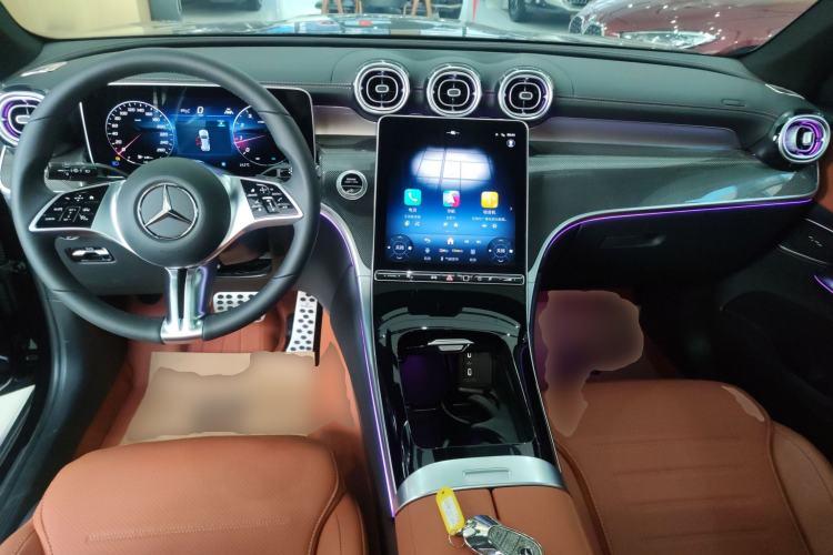 Used Mercedes-Benz GLC 2025 Refresh GLC 260 L 4MATIC Dynamic Edition Center Console