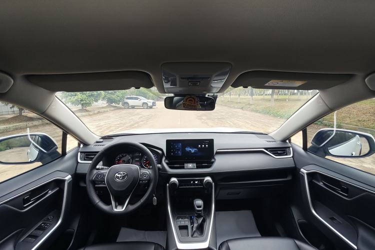 Used Toyota RAV4 2023 2.0L CVT Two-Wheel Drive Urban Edition Interior 9