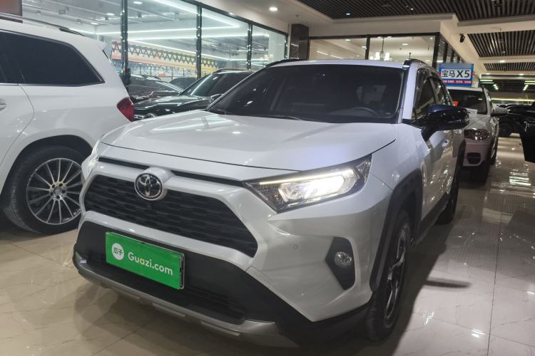 Used Toyota RAV4 2022 2.0L CVT 4x4 Style Plus Edition