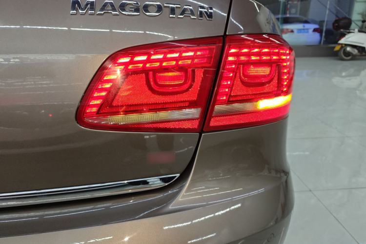 Used Volkswagen Magotan 2015 2.0 TSI Prestige Model