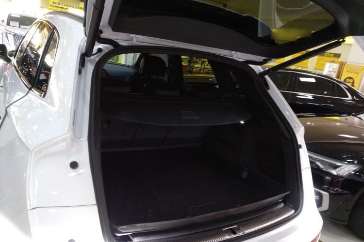 Used Audi Q5L 2025 quattro 45th Anniversary Edition 45 TFSI Luxury Dynamic Model Trunk