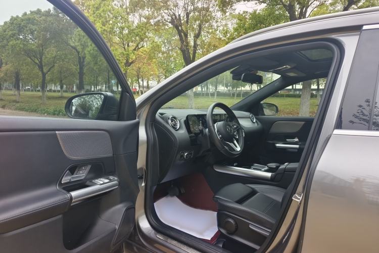 Used Mercedes-Benz GLA 2022 Second Facelift GLA 200 Interior 1