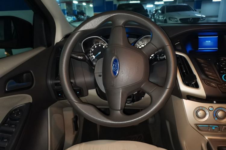 Used Ford Focus 2012 Sedan 1.6L Manual Comfort Model