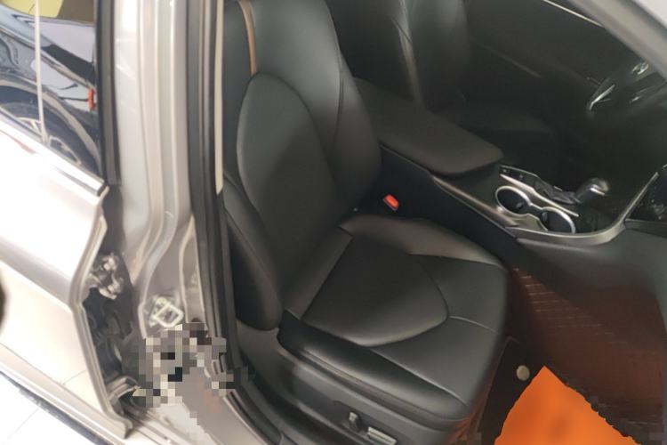 Used Toyota Camry 2023 2.0G Luxury Edition
