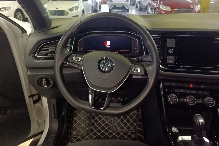 Used Volkswagen T-ROC 2019 280TSI DSG Four-Wheel Drive Luxury Version China V Standard