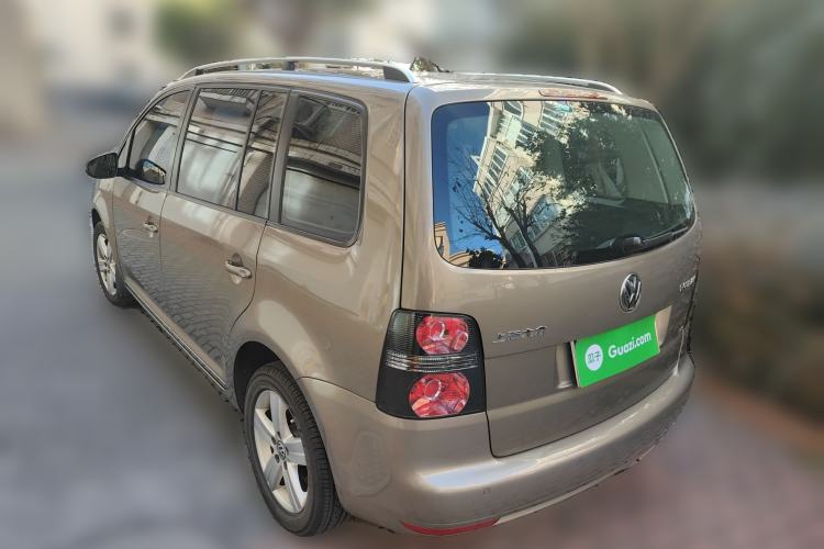 Used Volkswagen Touran 2015 1.4T DSG Comfort Edition 5 Seats Rear Left 45 Deg