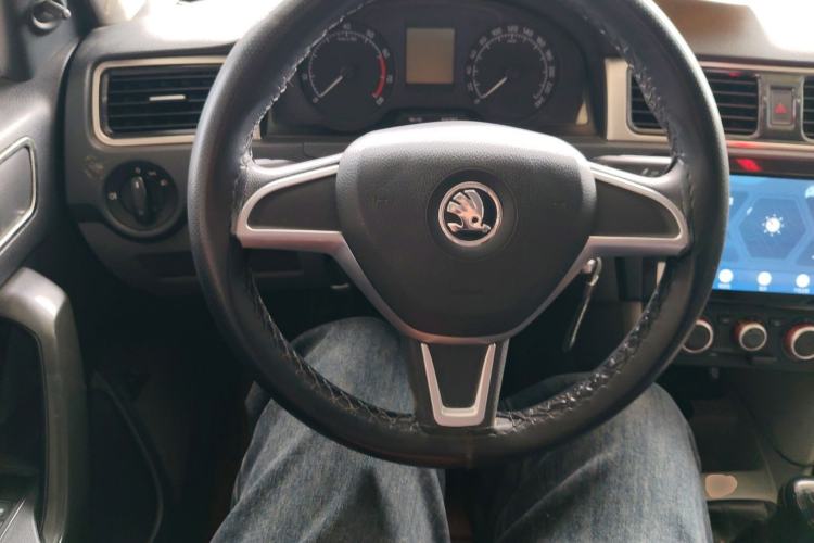 Used Skoda Rapid 2016 1.6L Manual Front-Wheel-Drive Version